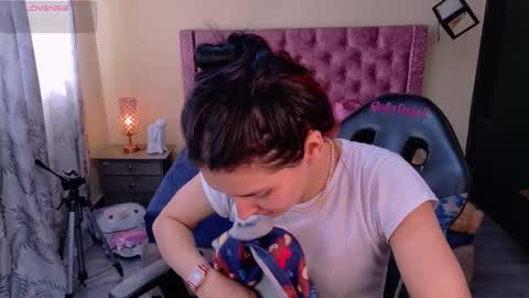 Snapshot of sofii_cute01 chatting on 02/06/26, 02:09 sofii_cute01 online show from 02/06/26, 02:09