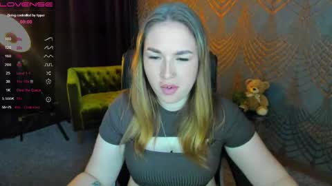 sofii_darling online show from 04/27/26, 05:00