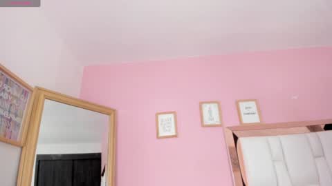 Snapshot of sofiiagudelo chatting on 01/30/25, 04:27 Sofi agudelo online show from 01/30/25, 04:27