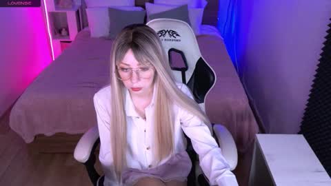 Sofia online show from 10/05/25, 04:11