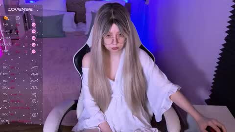 Sofia online show from 02/05/26, 03:11