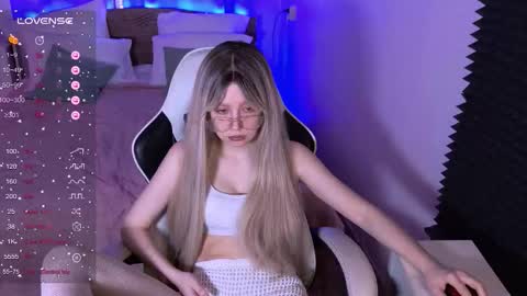 Sofia online show from 02/11/26, 04:17