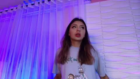 Snapshot of sofly_s chatting on 02/26/25, 11:52 Sofi online show from 02/26/25, 11:52