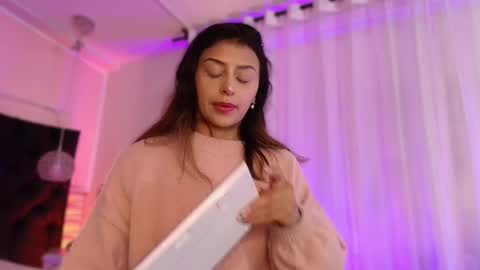 Snapshot of sofly_s chatting on 03/10/25, 11:42 Sofi online show from 03/10/25, 11:42