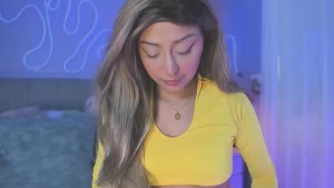 Snapshot of sofly_s chatting on 10/21/25, 11:55 Sofi online show from 10/21/25, 11:55