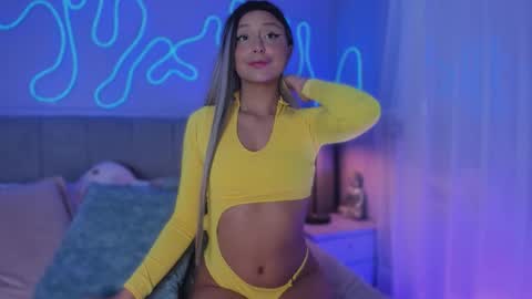 Snapshot of sofly_s chatting on 11/05/25, 11:54 Sofi online show from 11/05/25, 11:54