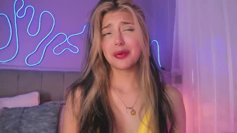 Snapshot of sofly_s chatting on 01/05/26, 05:27 Sofi online show from 01/05/26, 05:27