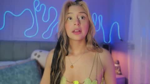 Snapshot of sofly_s chatting on 01/07/26, 11:34 Sofi online show from 01/07/26, 11:34