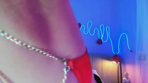 Snapshot of sofly_s chatting on 02/14/26, 11:51 Sofi online show from 02/14/26, 11:51