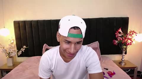 Cam and Amy online show from 10/22/25, 08:19