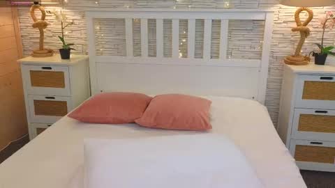 Snapshot of soft_lilly chatting on 02/19/26, 06:20 Lilly online show from 02/19/26, 06:20