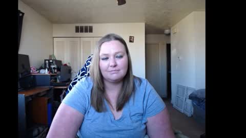 Snapshot of softerpeaches chatting on 12/31/24, 08:56 Rose online show from 12/31/24, 08:56