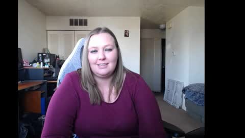 Snapshot of softerpeaches chatting on 01/10/25, 07:54 Rose online show from 01/10/25, 07:54