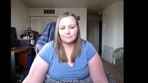 Snapshot of softerpeaches chatting on 01/21/25, 09:04 Rose online show from 01/21/25, 09:04