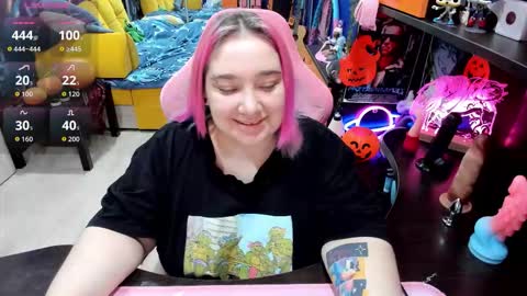 Sofie online show from 10/26/25, 03:45