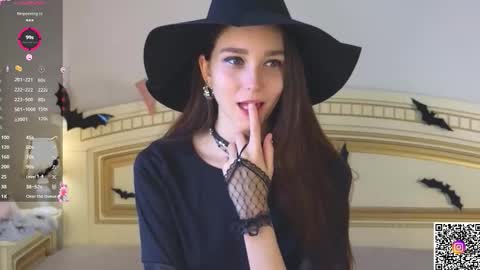 Elly online show from 10/30/25, 06:48