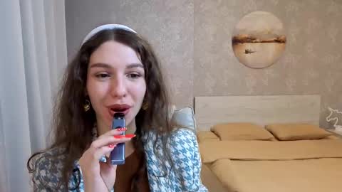 Snapshot of softwine chatting on 02/26/26, 06:18 Kelly online show from 02/26/26, 06:18