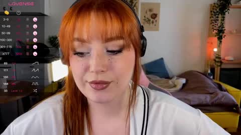 Snapshot of sofy_benson chatting on 05/28/26, 01:30 Sofy online show from 05/28/26, 01:30