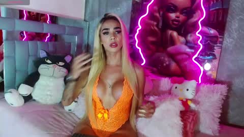 instagram    evalunavelez1. online show from 03/11/25, 09:15