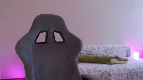 Jennifer Jenny Jen online show from 03/18/26, 09:45