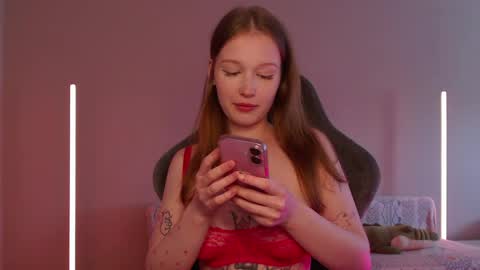 Snapshot of solanochka chatting on 05/25/26, 08:20 Jennifer Jenny Jen online show from 05/25/26, 08:20