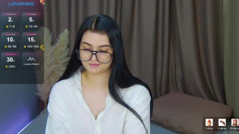 Snapshot of solazolaa chatting on 04/30/26, 12:06 Sonya online show from 04/30/26, 12:06