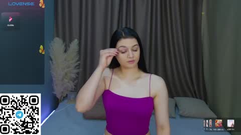 Snapshot of solazolaa chatting on 05/04/26, 01:01 Sonya online show from 05/04/26, 01:01