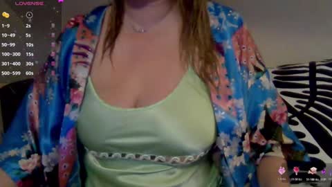 solesticia online show from 10/19/25, 11:44