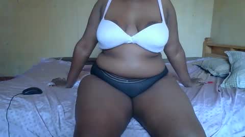 Snapshot of sollybunny chatting on 02/03/26, 08:41 Solly bunny online show from 02/03/26, 08:41