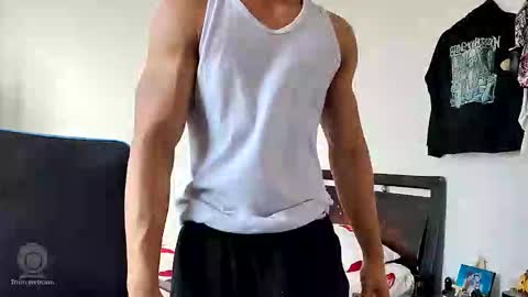 Snapshot of solorizo chatting on 03/04/26, 09:43 Hi Im Weller Check my Bio online show from 03/04/26, 09:43