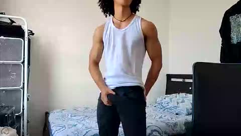 Hi Im Weller Check my Bio  online show from 03/18/26, 08:23