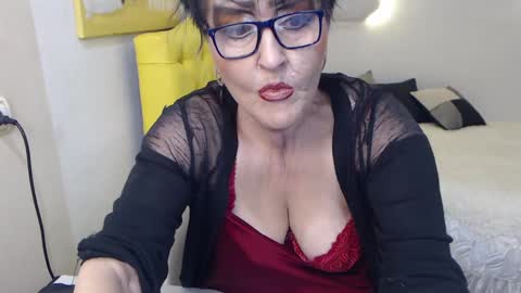Snapshot of sondrariddle chatting on 02/08/25, 11:13 sondrariddle online show from 02/08/25, 11:13