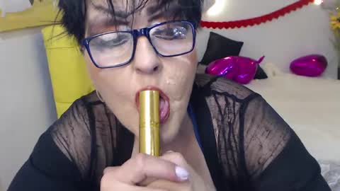 Snapshot of sondrariddle chatting on 02/22/25, 10:42 sondrariddle online show from 02/22/25, 10:42