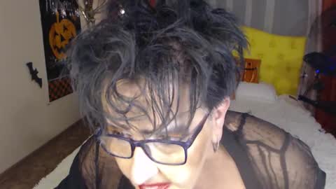 Snapshot of sondrariddle chatting on 10/11/25, 10:41 sondrariddle online show from 10/11/25, 10:41