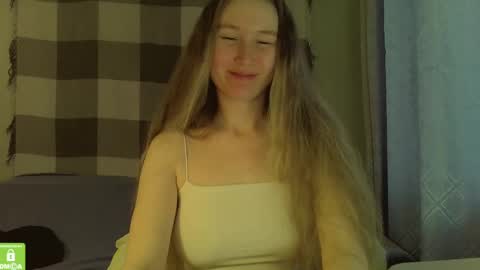 Snapshot of song_to_the_siren chatting on 12/14/24, 11:18 Mary online show from 12/14/24, 11:18