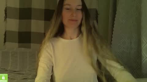 Snapshot of song_to_the_siren chatting on 01/18/25, 08:40 Mary online show from 01/18/25, 08:40