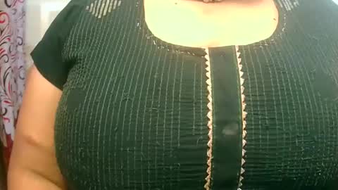 soni88888 online show from 01/28/25, 11:28