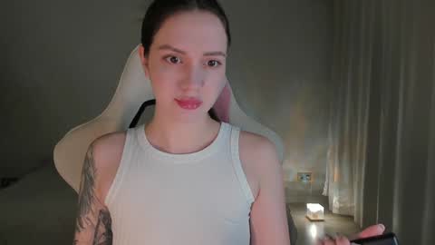 sonia_moon_ online show from 12/06/24, 01:18