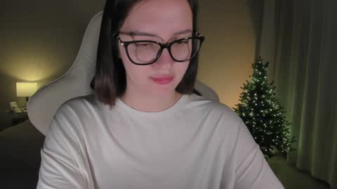 sonia_moon_ online show from 12/28/24, 04:19