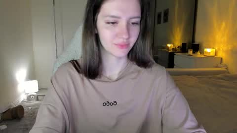 sonia_moon_ online show from 10/09/25, 03:04