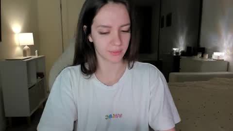 sonia_moon_ online show from 10/19/25, 02:56