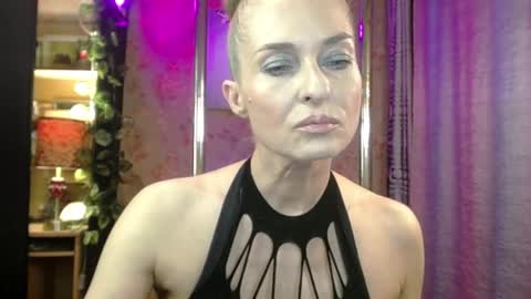 Snapshot of soniadance chatting on 05/07/26, 02:11 Sonia online show from 05/07/26, 02:11