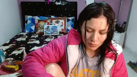 Snapshot of sonialatin69 chatting on 12/17/24, 06:45 sonialatin69 online show from 12/17/24, 06:45