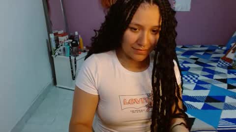 Snapshot of sonialatin69 chatting on 12/27/24, 04:54 sonialatin69 online show from 12/27/24, 04:54
