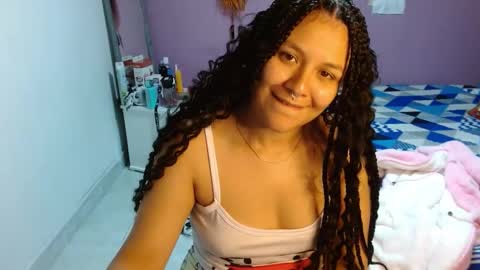 Snapshot of sonialatin69 chatting on 12/27/24, 11:21 sonialatin69 online show from 12/27/24, 11:21