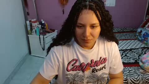 Snapshot of sonialatin69 chatting on 12/30/24, 04:29 sonialatin69 online show from 12/30/24, 04:29