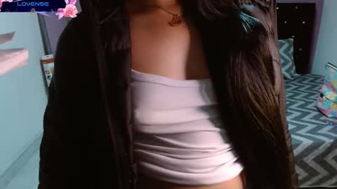 Snapshot of sonialatin69 chatting on 01/14/25, 07:17 sonialatin69 online show from 01/14/25, 07:17