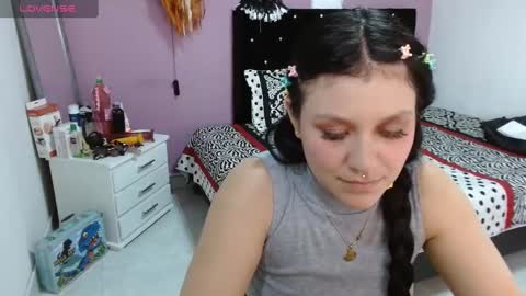 Snapshot of sonialatin69 chatting on 01/16/25, 03:35 sonialatin69 online show from 01/16/25, 03:35