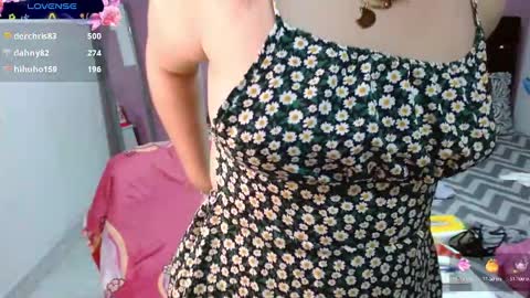 Snapshot of sonialatin69 chatting on 01/22/25, 12:27 sonialatin69 online show from 01/22/25, 12:27