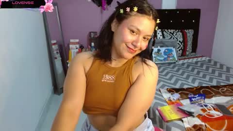 Snapshot of sonialatin69 chatting on 01/28/25, 03:25 sonialatin69 online show from 01/28/25, 03:25